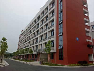 学校大门