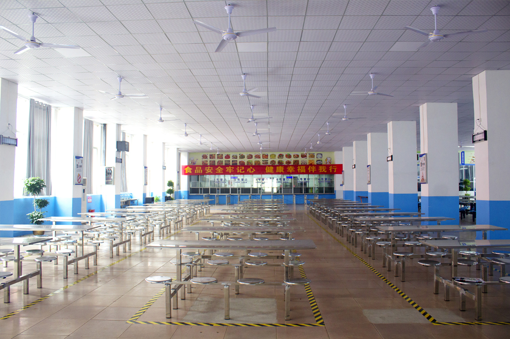 学校大门